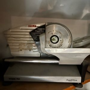 Small meat slicer